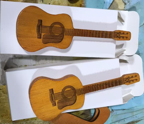 Mini Wooden Guitar Pick Case