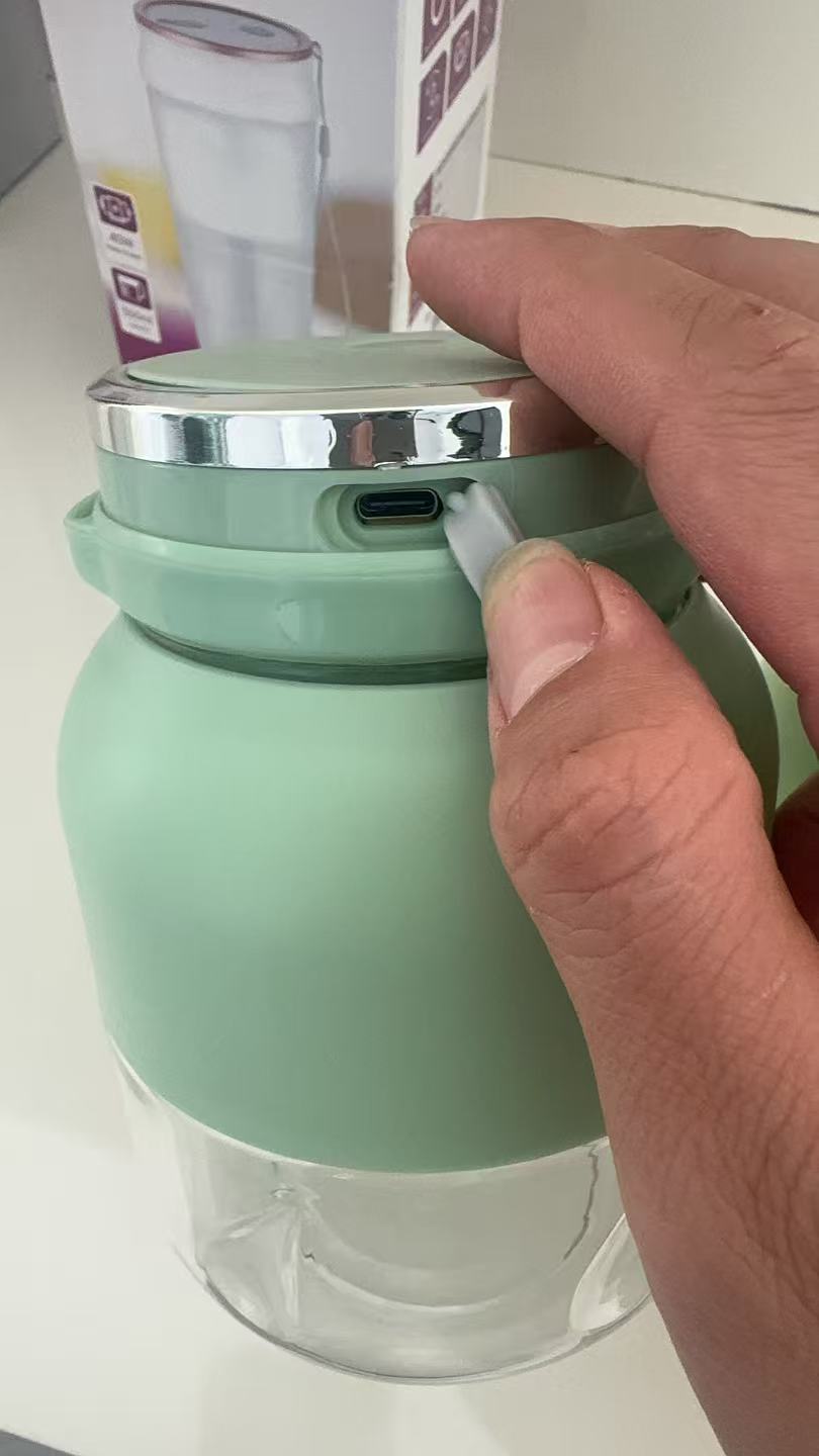 Electric Mini Fruits Blender
