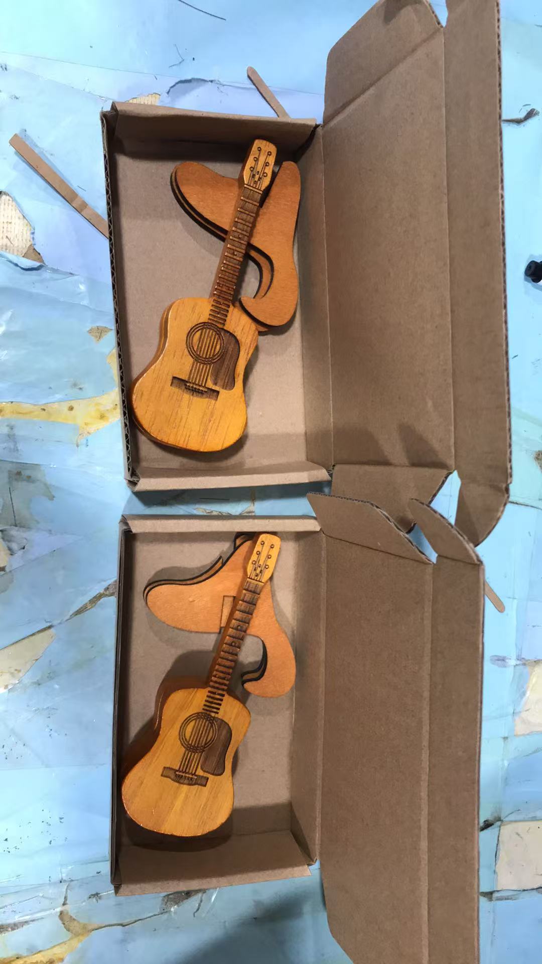 Mini Wooden Guitar Pick Case